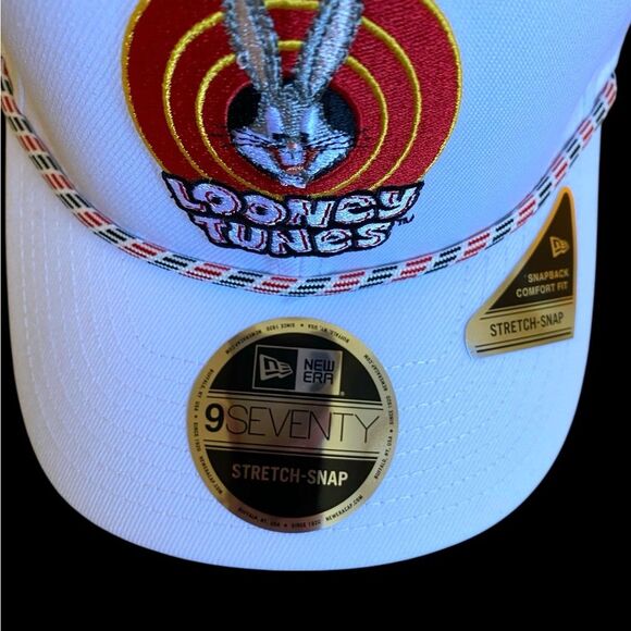 NEW Bugs Bunny Looney Tunes New Era 9SEVENTY Stretch-Snap Adjustable Hat White - Picture 8 of 15